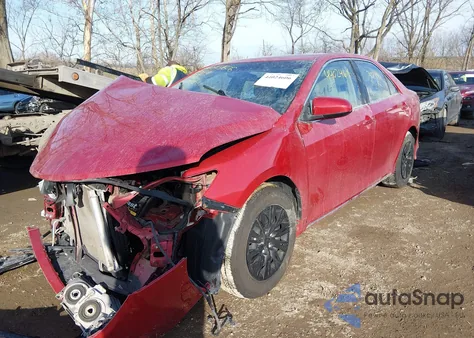 2013 Toyota Camry Le z USA, uszkodzony, nr VIN 4T4BF1FKXDR302840